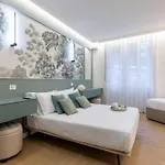 Luxury With Private Hot Tub & Sauna - Magnifica Homes Апартаменты