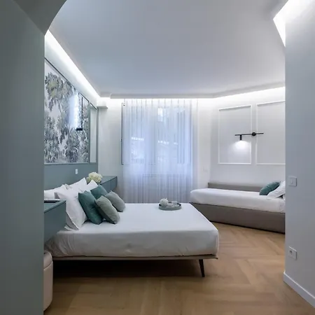 Luxury With Private Hot Tub & Sauna - Magnifica Homes