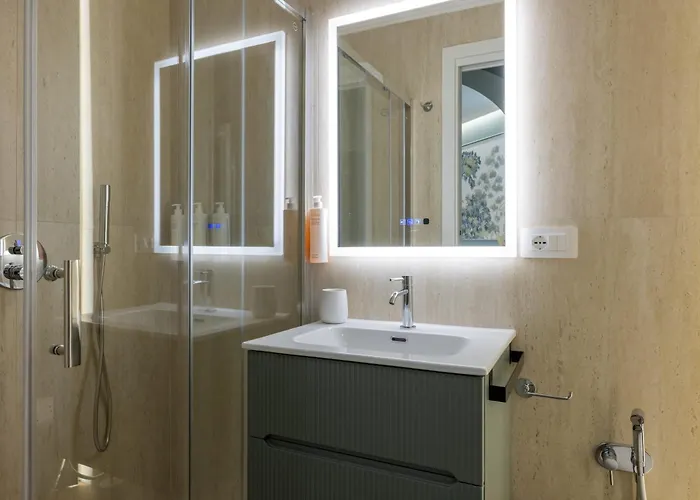 Luxury With Private Hot Tub & Sauna - Magnifica Homes דירה *