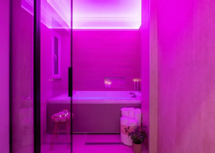 Luxury With Private Hot Tub & Sauna - Magnifica Homes רומא