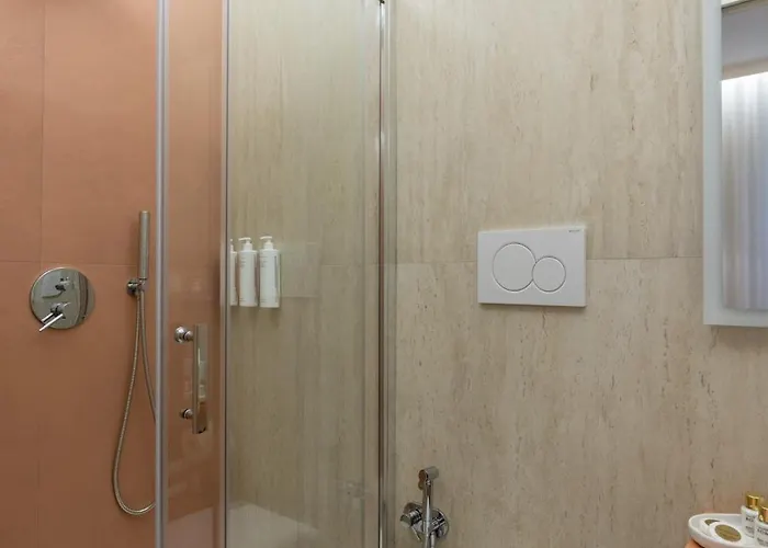 Luxury With Private Hot Tub & Sauna - Magnifica Homes *