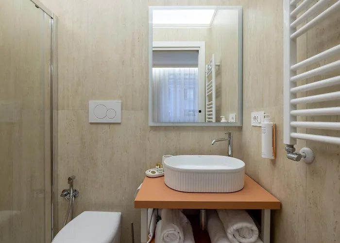 Luxury With Private Hot Tub & Sauna - Magnifica Homes דירה *